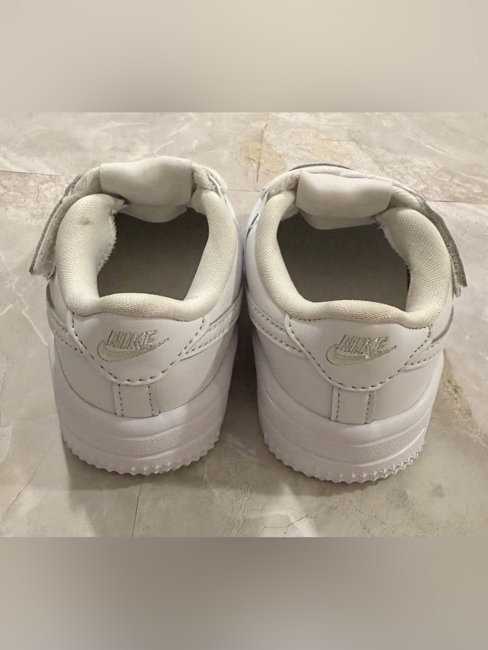Nike Kids White Low-Top Sneakers - Picture 4 of 8